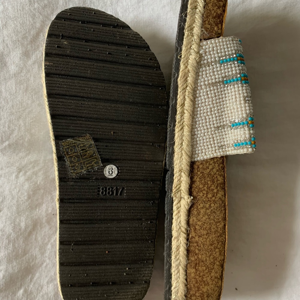 Beaded platform slide sandal size 6